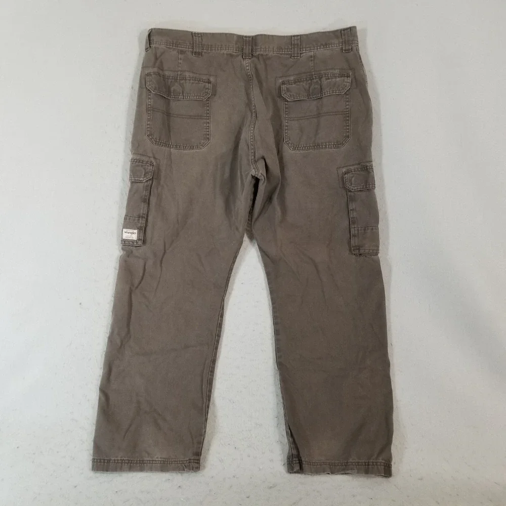 Wrangler cargo hiking pants men's 42 x 30 brown cotton Outdoor Adventure